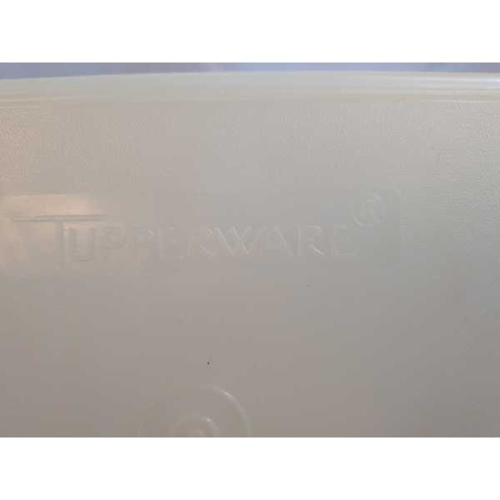 Tupperware Container with Lid Rectangular Food Storage Plastic - Picture 5 of 11